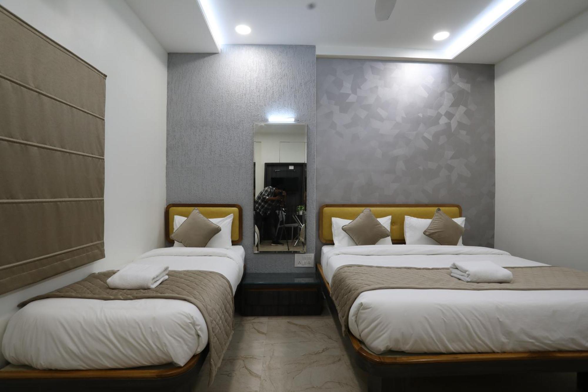 Hotel Ajinkya Palace Aurangabad  Exteriör bild